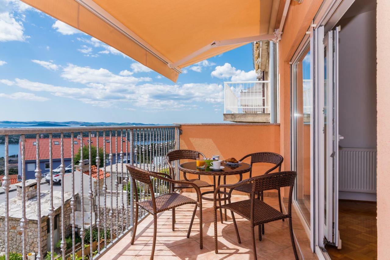 Apartment Anamarija With Sea View Šibenik Dış mekan fotoğraf