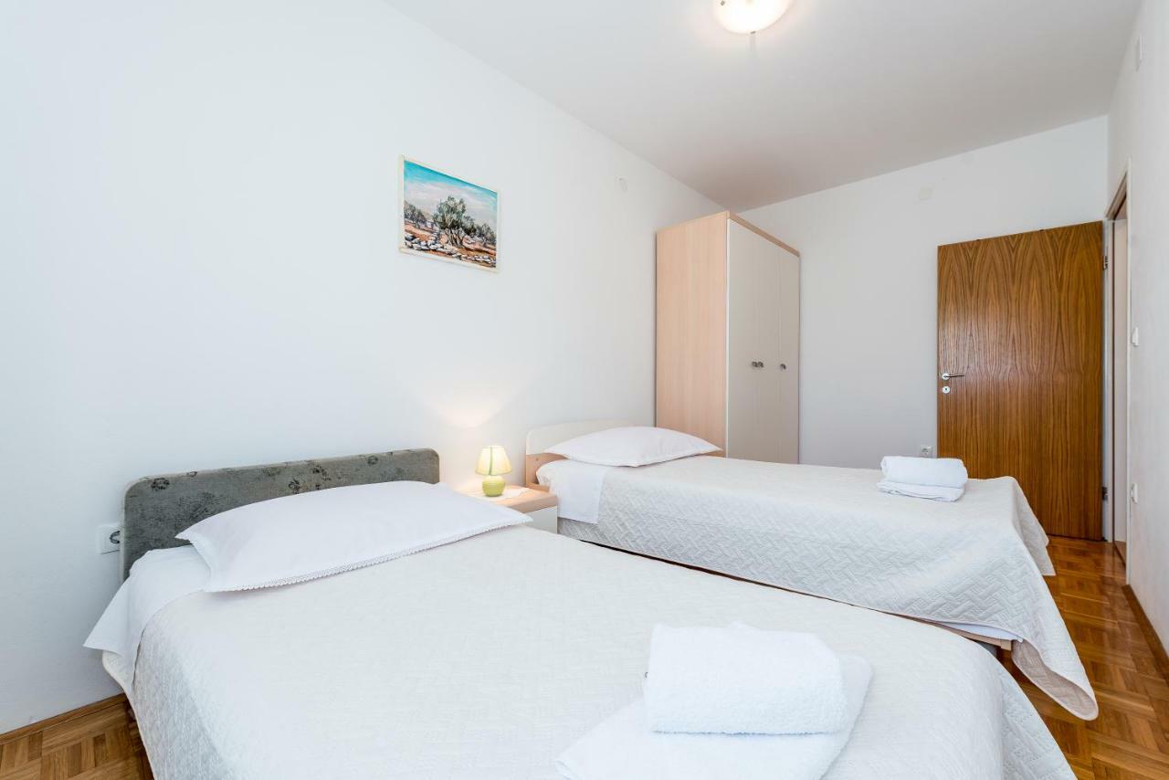 Apartment Anamarija With Sea View Šibenik Dış mekan fotoğraf